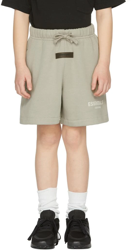 商品Essentials|儿童绿色抓绒徽标��短裤,价格¥348,第2张图片详细描述
