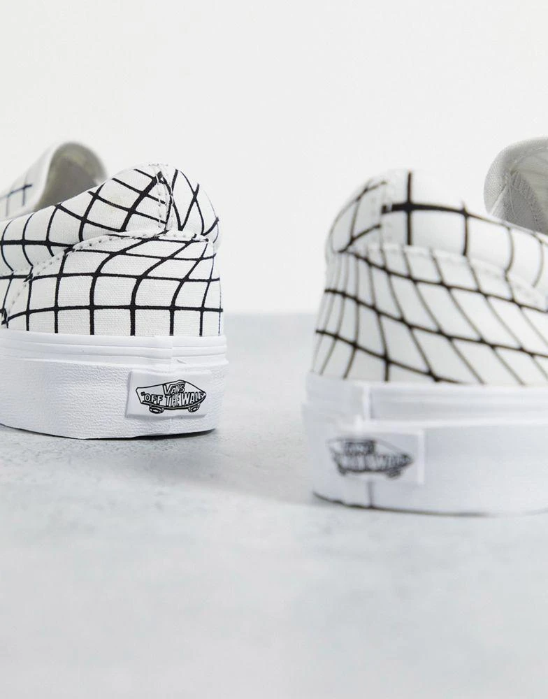 商品Vans|Vans Slip-On U-Paint Warp Checkerboard trainers in white,价格¥515,第2张图片详细描述