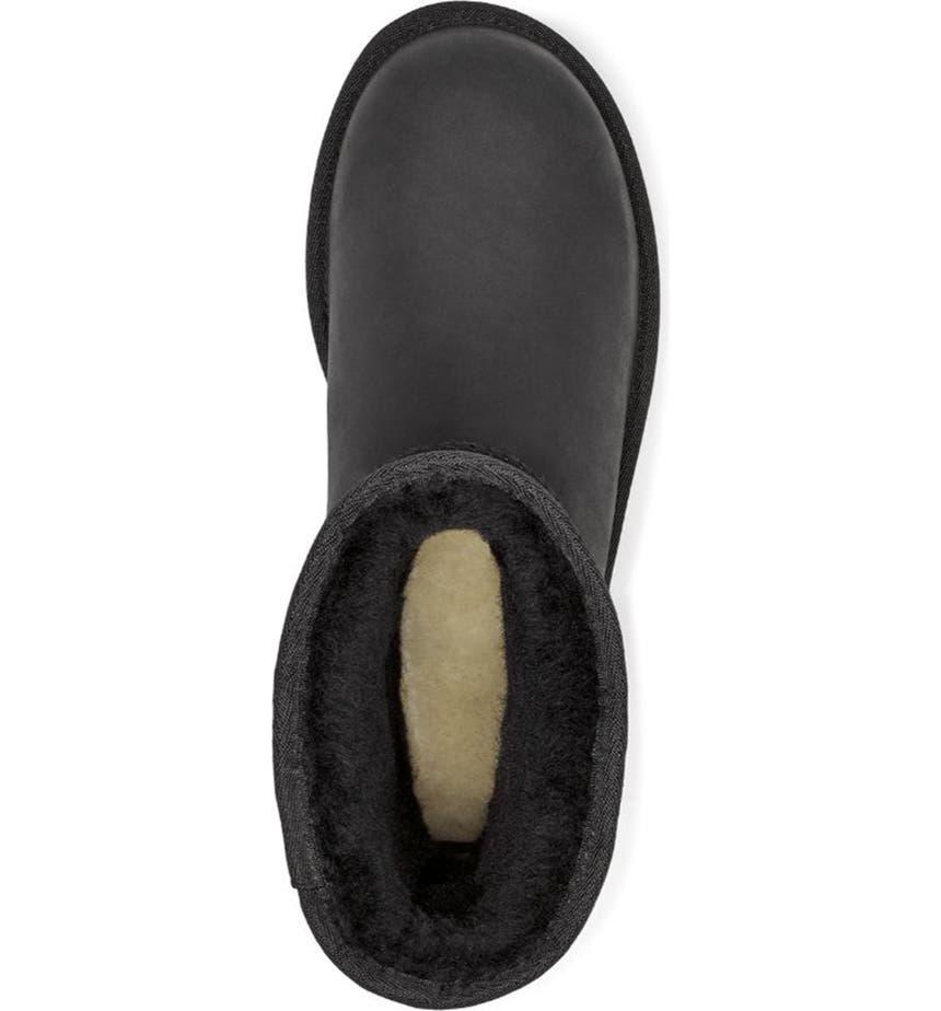 商品UGG|UGG Classic Short Leather Water Resistant Boot,价格¥884-¥995,第5张图片详细描述