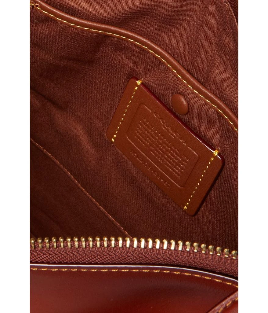 商品Coach|Coated Canvas Signature Chaise Crossbody,价格¥2363,第3张图片详细描述