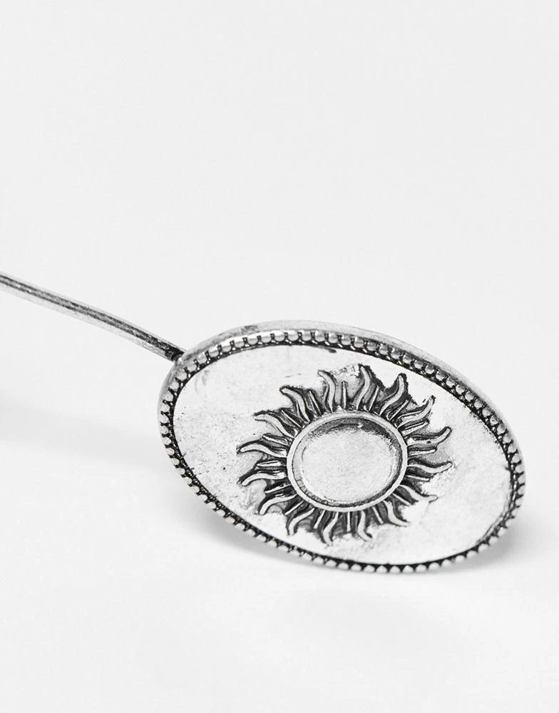 商品ASOS|ASOS DESIGN lapel pin with engraved celestial detail in burnished silver tone,价格¥65,第2张图片详细描述