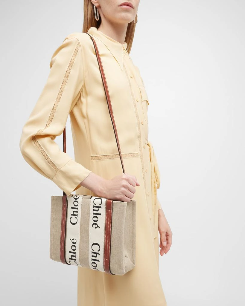 商品Chloé|Woody Small Tote Bag in Linen with Crossbody Strap,价格¥9760,第2张图片详细描述