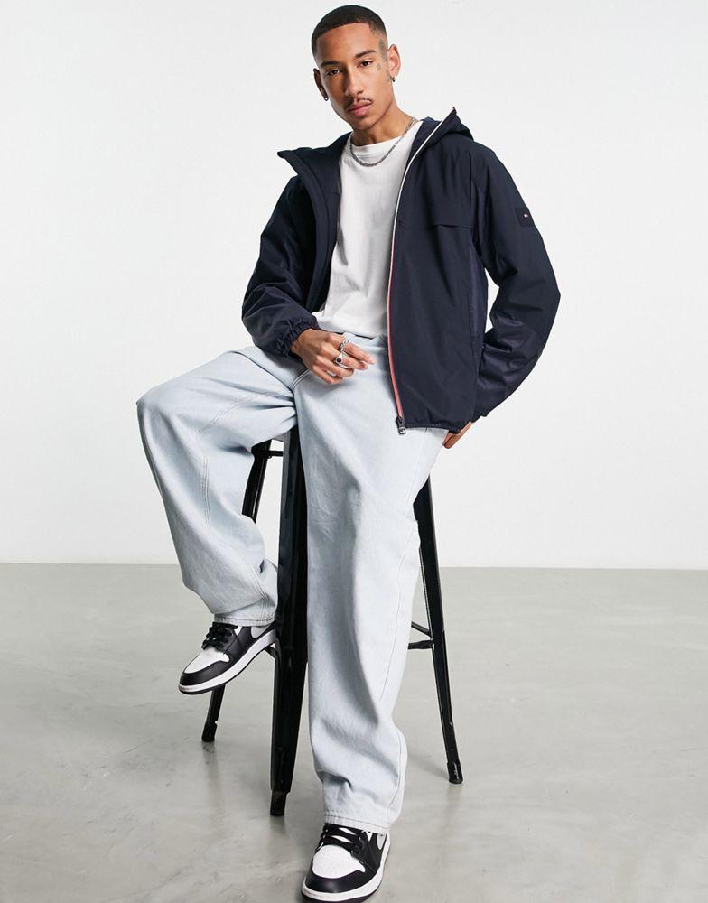 Tommy Hilfiger polyester blend tech icon stripe zip hooded jacket in navy - NAVY商品第4张图片规格展示