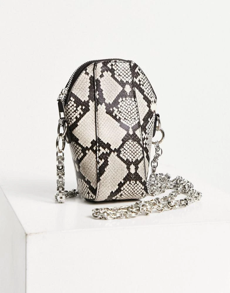 商品ego|Ego x Maura chain strap cross body bag in natural snake,价格¥122,第4张图片详细描述