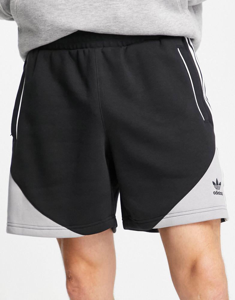 商品Adidas|adidas Originals SPRT blocked three stripe fleece shorts in black,价格¥246,第5张图片详细描述
