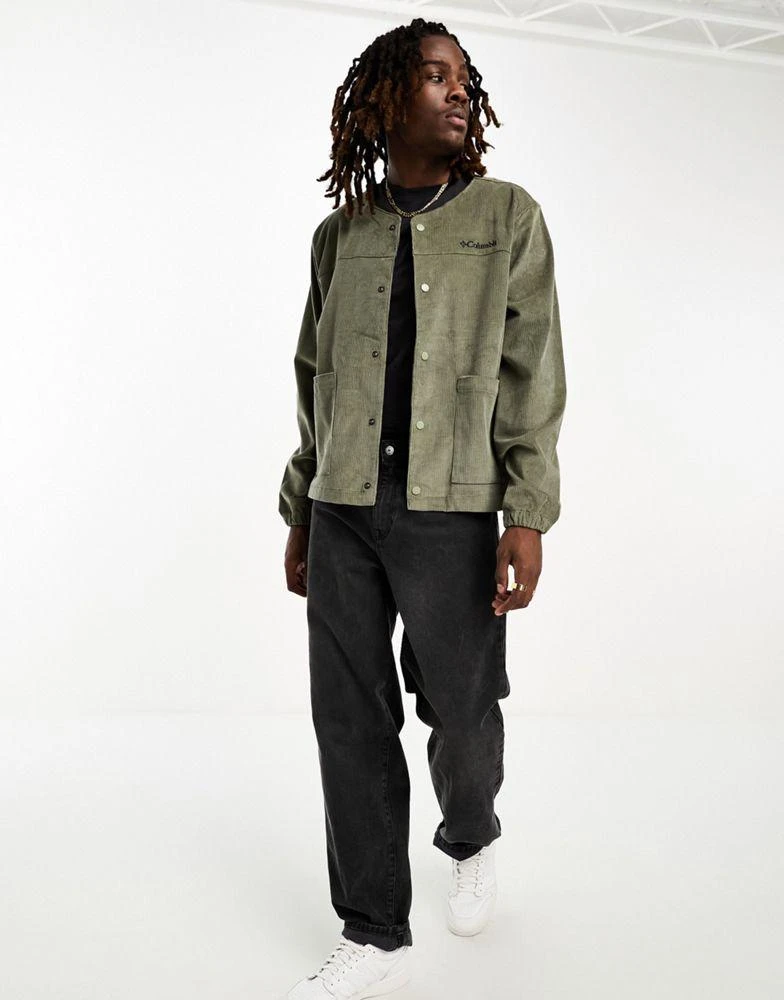 商品Columbia|Columbia Spencer Butte cord shirt jacket in khaki exclusive to ASOS,价格¥210,第4张图片详细描述