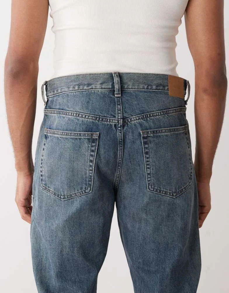 商品Weekday|Weekday Space relaxed fit straight leg jeans in vintage blue wash,价格¥519,第5张图片详细描述