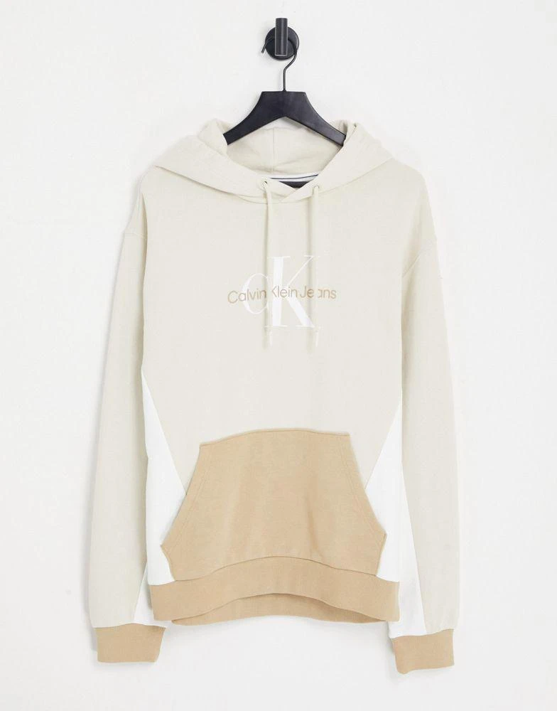 商品Calvin Klein|Calvin Klein Jeans blocking capsule cotton monogram hoodie in stone exclusive to ASOS,价格¥445,第1张图片