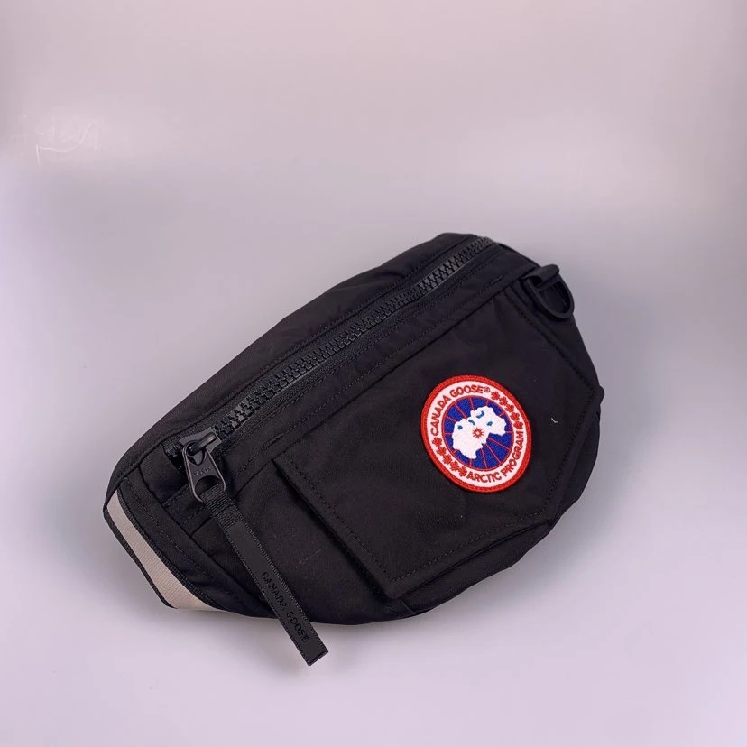 商品Canada Goose|Canada Goose 男士单肩包 8833U61 黑色,价格¥2212,第1张图片