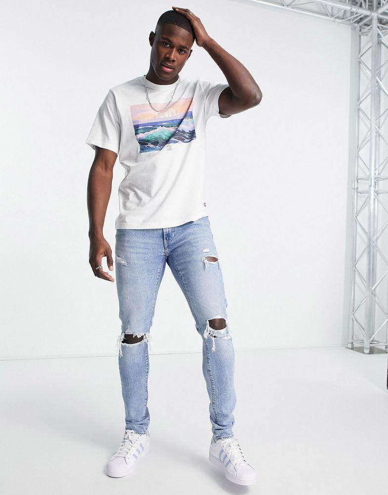 Levi's t-shirt with chest scenic placement print in white商品第4张图片规格展示