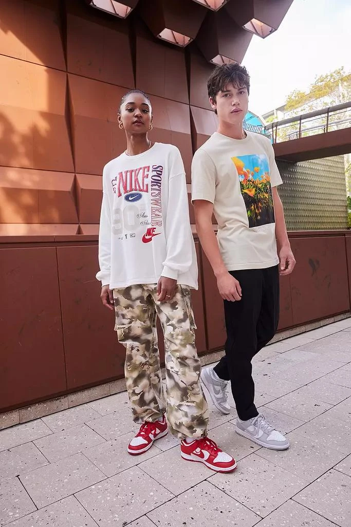 Nike Men's Sportswear Nature Photo Graphic T-Shirt 商品