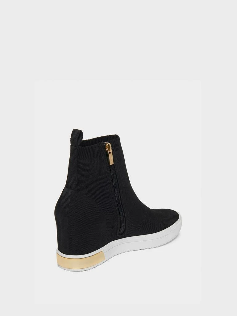 商品DKNY|Cali Wedge Sneaker,价格¥443,第2张图片详细描述