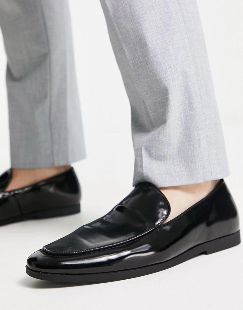 商品Truffle Collection|Truffle Collection wide fit slip on loafers in black patent,价格¥168,第3张图片详细描述