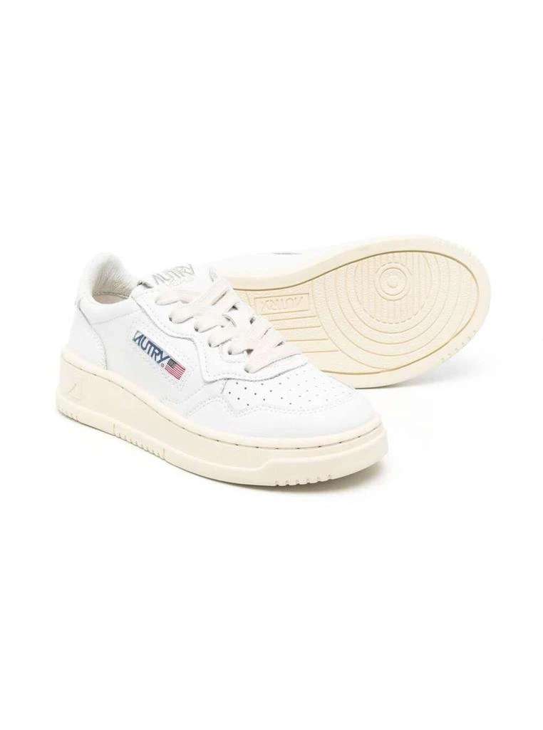 商品Autry|White medalist Low Top Sneakers In Cow Leather Girl,价格¥1197,第2张图片详细描述