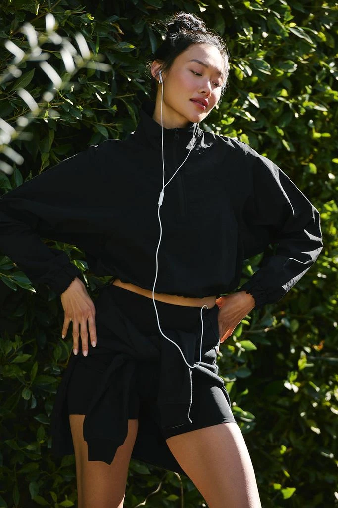 商品Alo|Cropped 1/4 Zip Alumni Pullover - Black,价格¥918,第1张图片详细描述