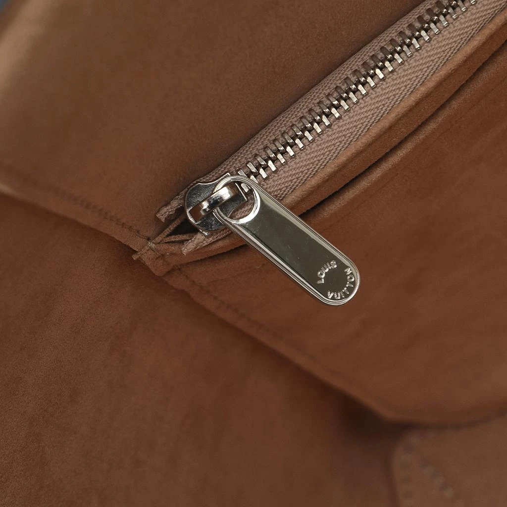 Louis Vuitton Beige Leather LockMe Cabas 商品