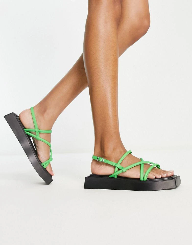 商品Vagabond|Vagabond Evy strappy leather flatform sandals in electric green leather,价格¥567,第3张图片详细描述