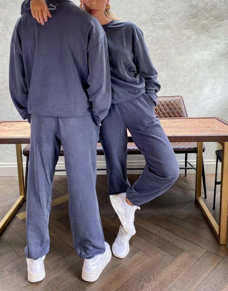 商品Puma|Puma oversized joggers in washed ebony - exclusive to ASOS,价格¥197,第2张图片详细描述