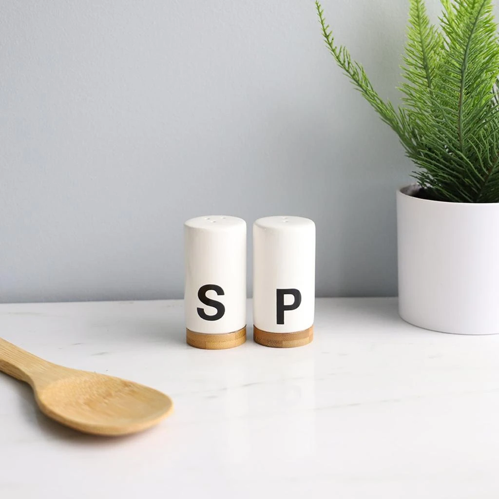 商品Home Basics|Home Basics Ceramic Salt and Pepper Shaker Set with Bamboo Accents, White,价格¥111,第2张图片详细描述