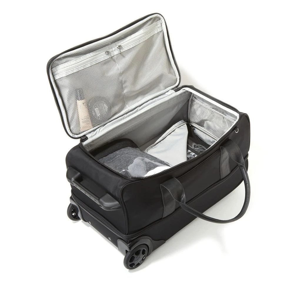 商品Baggallini|Gramercy Carry-On Duffel,价格¥1502,第4张图片详细描述
