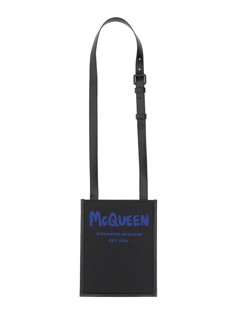 商品Alexander McQueen|Alexander McQueen Graffiti Logo Print Messenger Bag,价格¥2320,第1张图片