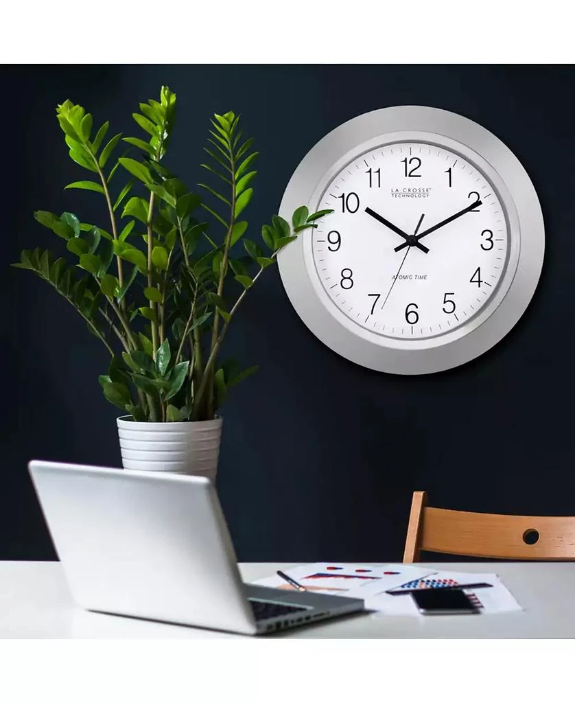 商品La Crosse Technology|14" Atomic Analog Wall Clock,价格¥322,第3张图片详细描述