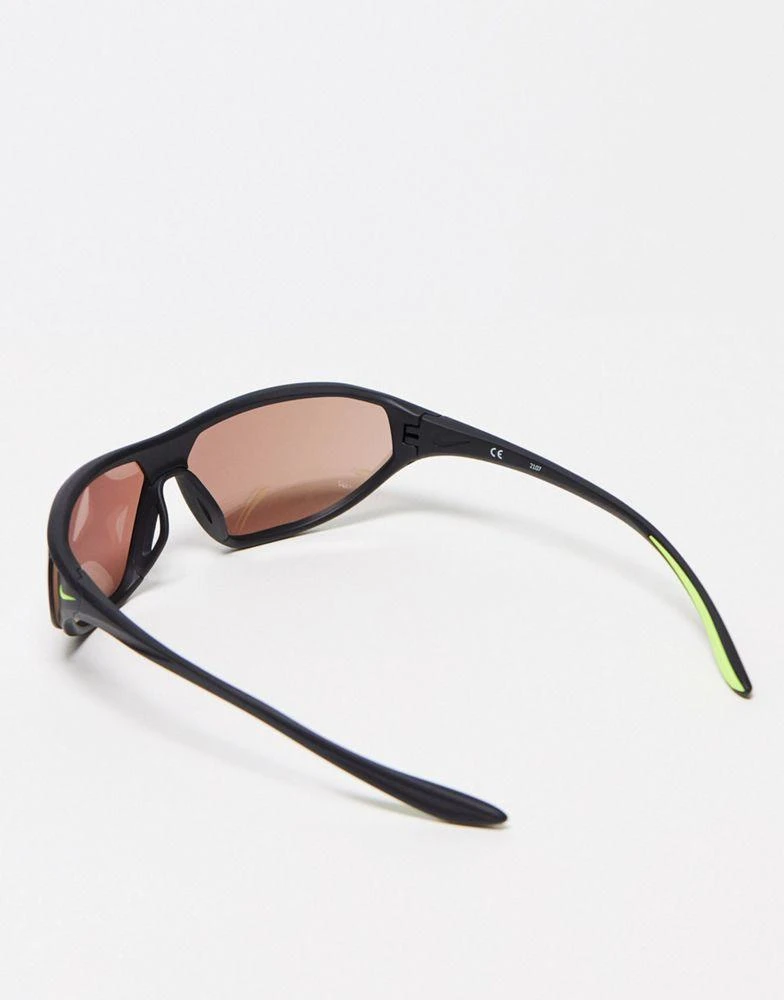 商品NIKE|Nike Aero Swift performance sunglasses in black,价格¥786,第2张图片详细描述