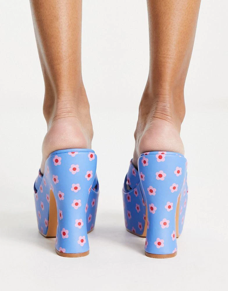 商品Daisy Street|Daisy Street platform heeled sandals in blue floral print,价格¥137,第2张图片详细描述