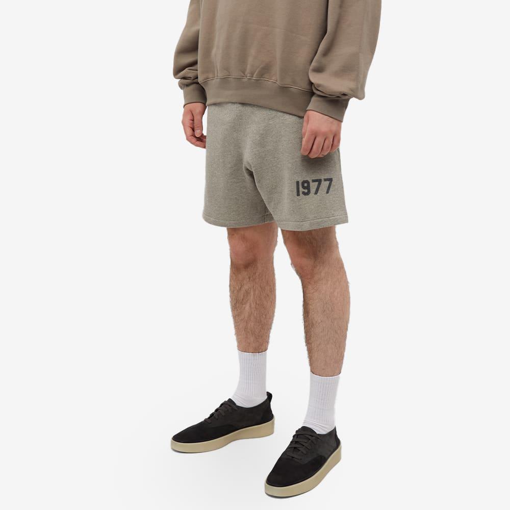 商品Essentials|Fear of God ESSENTIALS 1977 Sweat Short - Dark Oatmeal,价格¥662,第4张图片详细描述