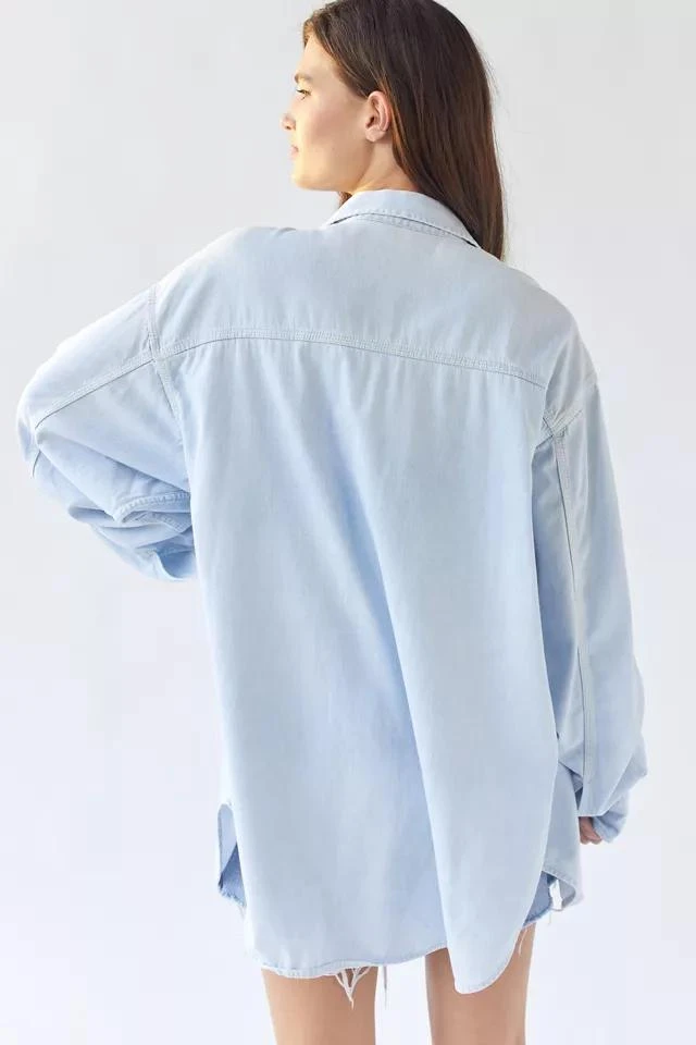 商品Urban Renewal|Urban Renewal Remade Heavy Bleach Wash Chambray Button-Down Shirt,价格¥187,第3张图片详细描述