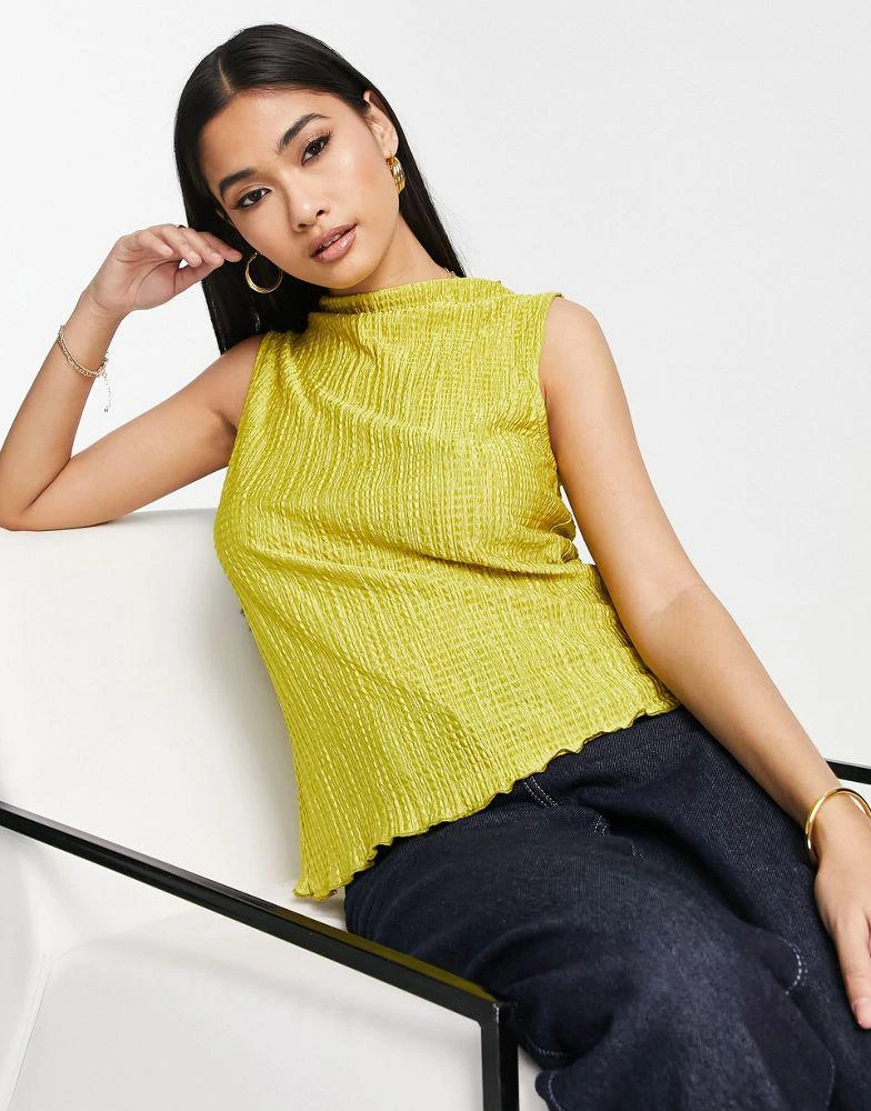 商品Topshop|Topshop plisse sleeveless cowl neck top in green,价格¥161,第4张图片详细描述