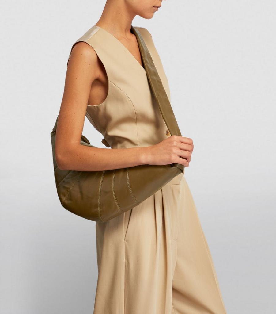 商品Lemaire|Medium Leather Croissant Shoulder Bag,价格¥8083,第5张图片详细描述