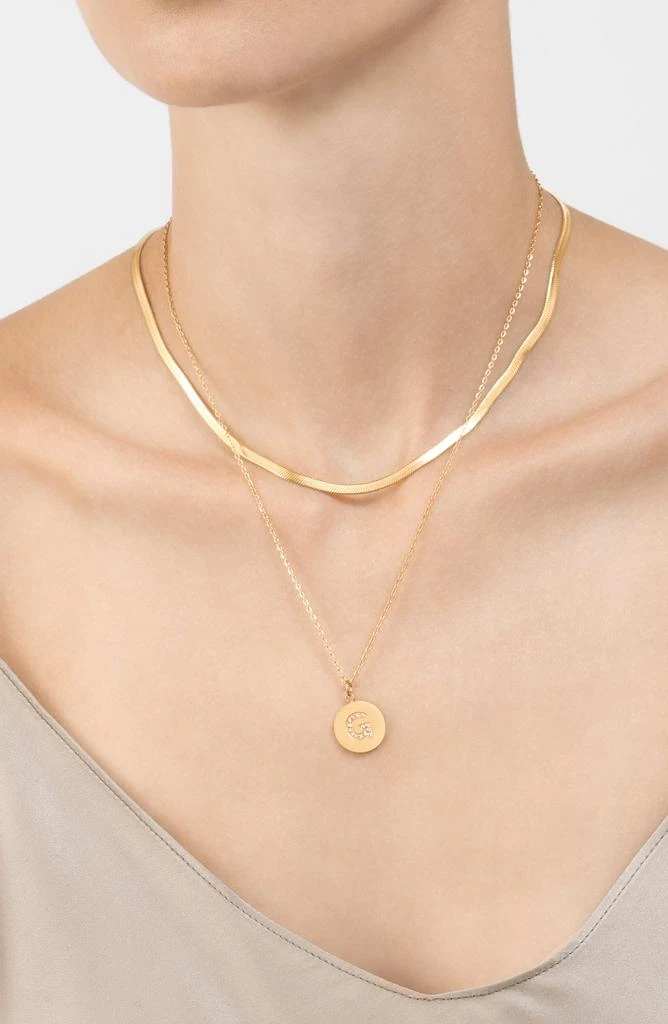 商品ADORNIA|Adornia Initial Circle Disc Necklace gold,价格¥332,第2张图片详细描述