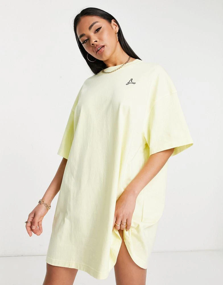 商品Jordan|Jordan essential t-shirt dress in citron yellow,价格¥295,第1张图片