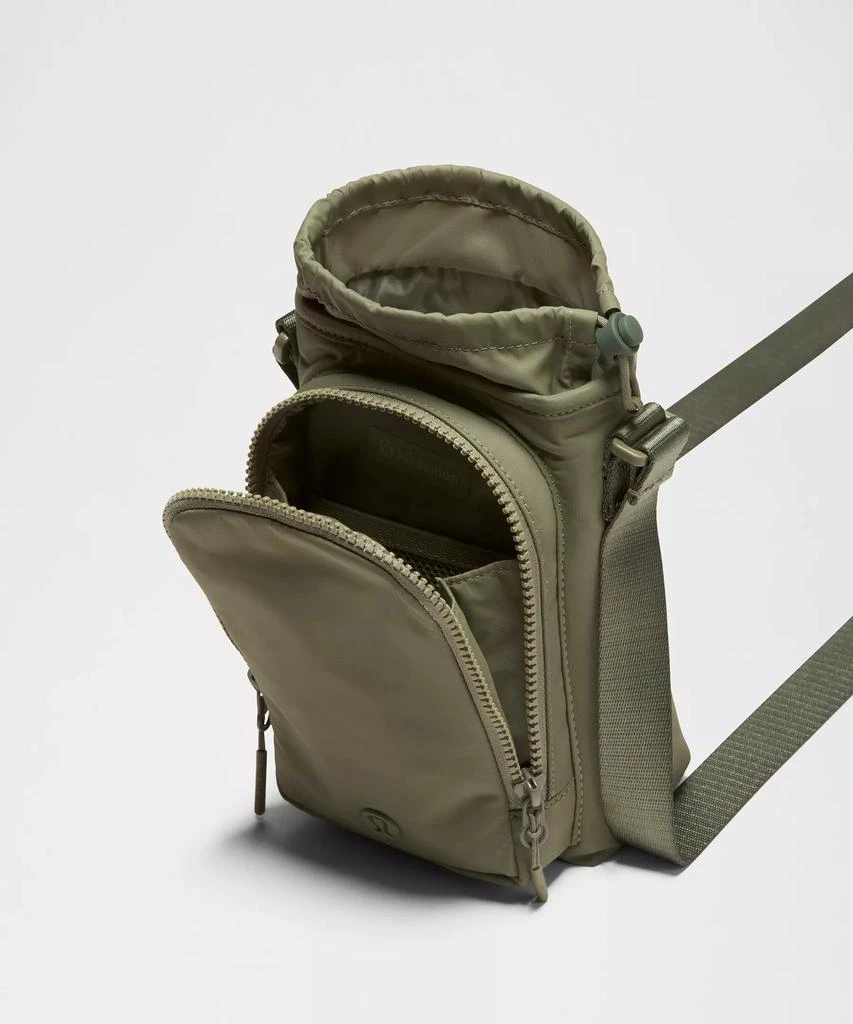 Water Bottle Crossbody with Front Pocket 2L 商品