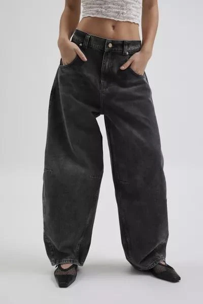 商品BDG|BDG Rih Extreme Barrel Mid-Rise Jean,价格¥528,第2张图片详细描述