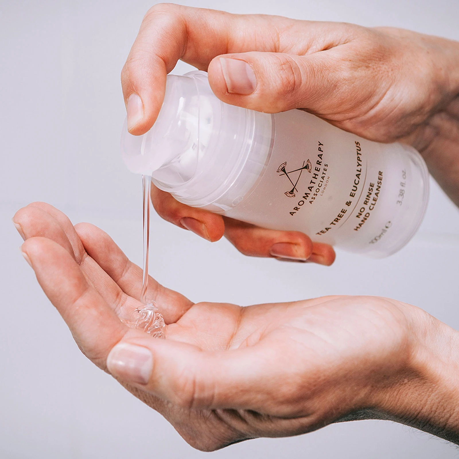 Aromatherapy Associates 茶树桉树精华免洗洗手液 100ml 商品