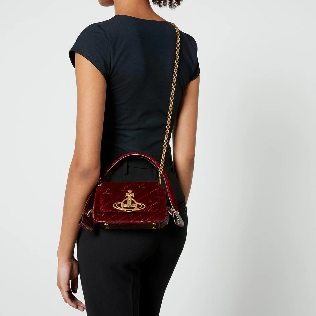 商品Vivienne Westwood|Vivienne Westwood Hazel Quilted Small Shoulder Bag,价格¥3740,第2张图片详细描述