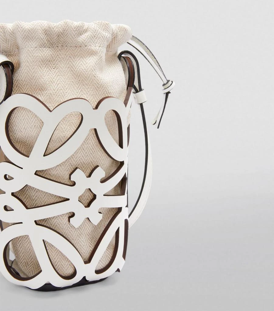 商品Loewe|x Paula’s Ibiza Anagram Cut-Out Pocket Bag,价格¥6144,第4张图片详细描述