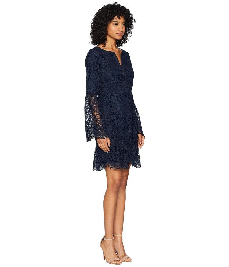 商品Juicy Couture|Tulsa Guipure Lace Bell Sleeve Dress,价格¥341,第4张图片详细描述