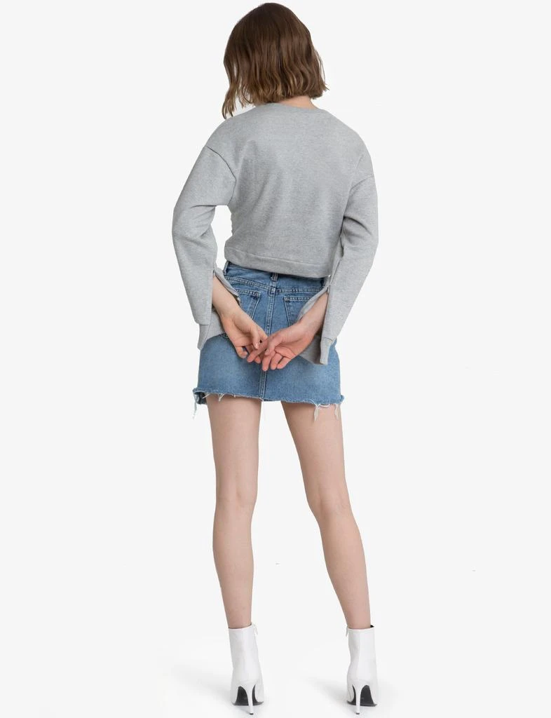 商品Pixie Market|Juna Grey Wrap Crop Sweatshirt,价格¥489,第2张图片详细描述