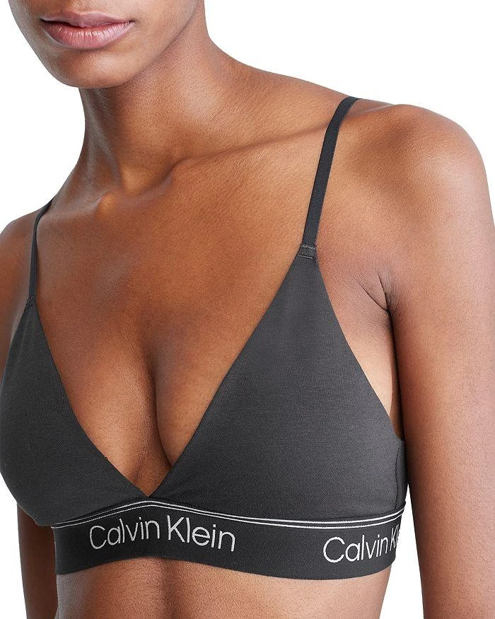 商品Calvin Klein|Athletic Lightly Lined Triangle Bra,价格¥118,第3张图片详细描述