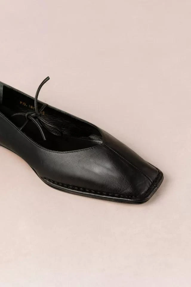 商品ALOHAS|ALOHAS Sway Leather Ballet Flat,价格¥1343,第5张图片详细描述