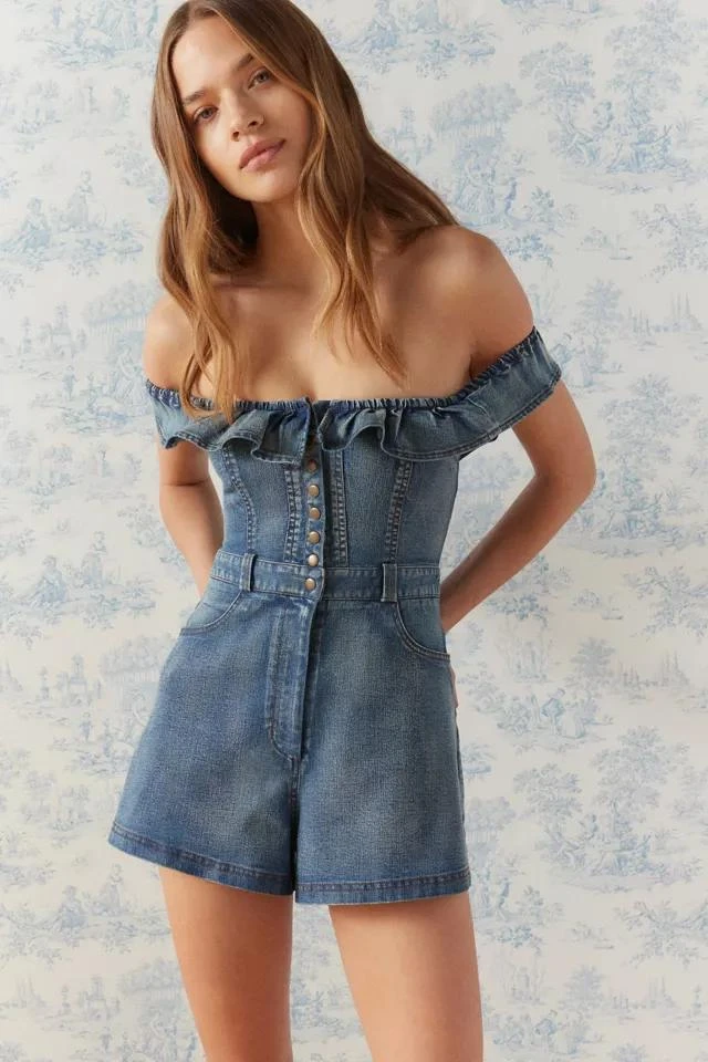 商品Kimchi Blue|Kimchi Blue Jeena Denim Off-The-Shoulder Romper,价格¥749,第1张图片详细描述