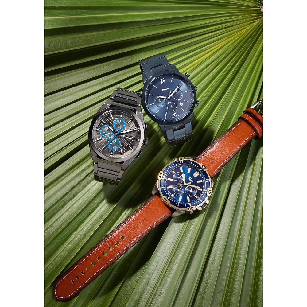 商品Fossil|Men's Everett chronograph movement, gray stainless steel bracelet watch 42mm,价格¥1378,第4张图片详细描述