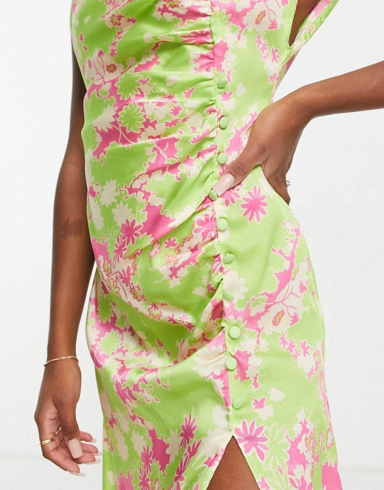 商品ASOS|ASOS DESIGN Petite ruched side button cap sleeve satin midi dress in green floral print,价格¥126,第3张图片详细描述