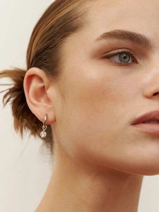商品MZUU|[Gray Collection] Crystal Ball Drop Earrings,价格¥688,第1张图片