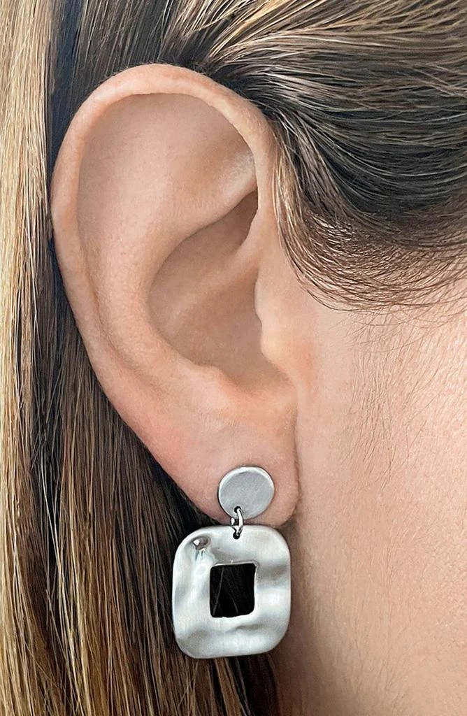 商品ADORNIA|Geometric Drop Earrings,价格¥150,第2张图片详细描述