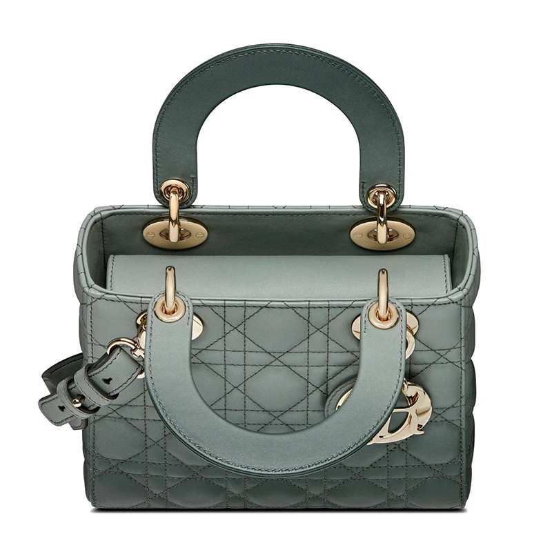 商品Dior|【预售3-7天】DIOR/迪奥 2021年 MY ABCDIOR系列 女士灰色渐变小羊皮单肩手提戴妃包（勋章款）M0538OSJB_M932,价格¥34847,第5张图片详细描��述