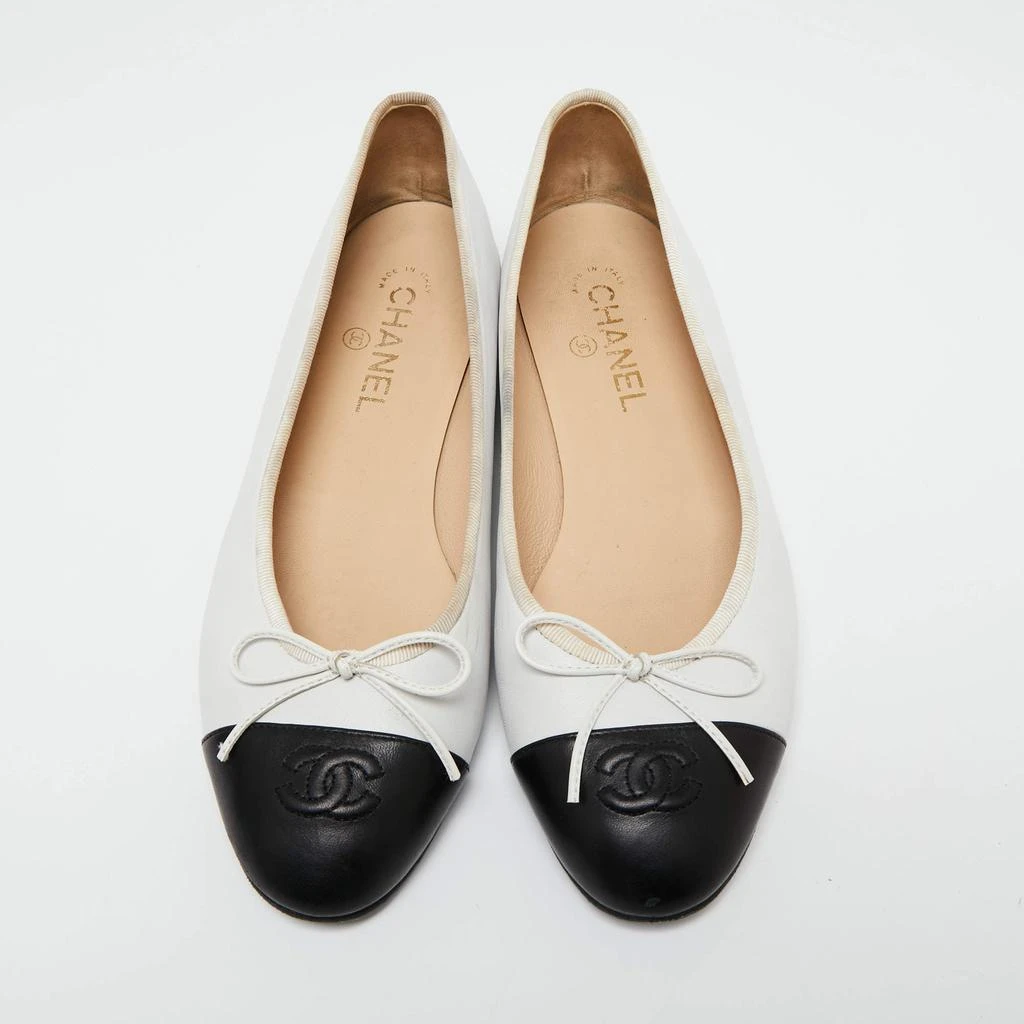 商品[二手商品] Chanel|Chanel  White/Black Leather  CC Cap toe Ballet Flats Size 41,价格¥4400,第3张图片详细描述